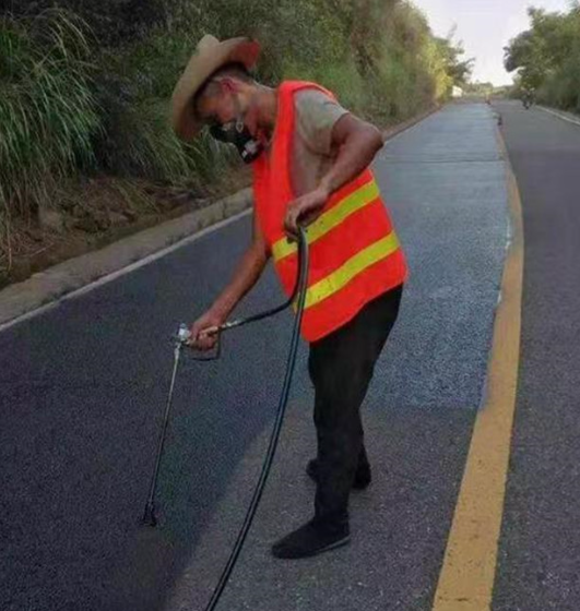 泸州路面喷涂翻新彩色步道施工方案