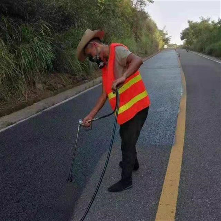 泸州 彩色防滑路面的底涂是保障路面附着力